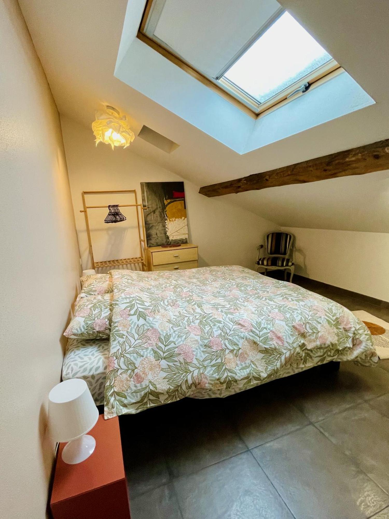 Duplex + Parking Gratuit Facile Apartment Sainte-Suzanne  ภายนอก รูปภาพ